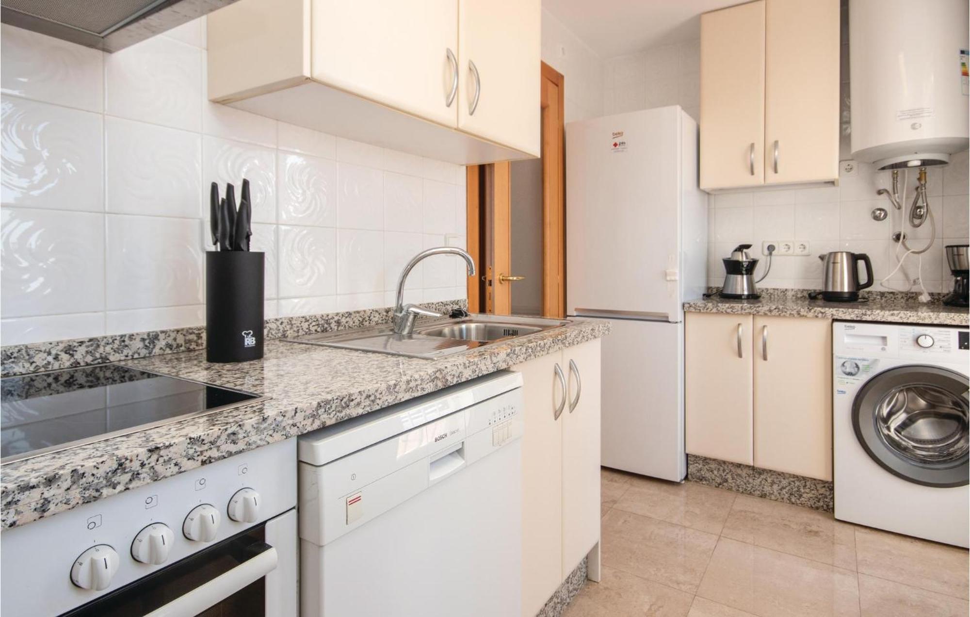 3 Bedroom Amazing Apartment In La Duquesa Castillo de Sabinillas Exterior foto